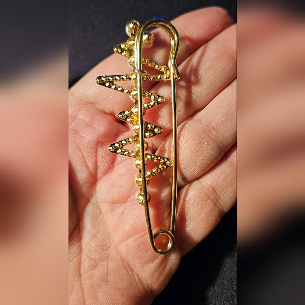 Safety Pin Design Collection - Picture 4 of 12